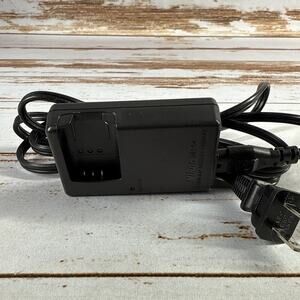 Nikon MH-64 Battery Charger for Nikon COOLPIX S550 S560